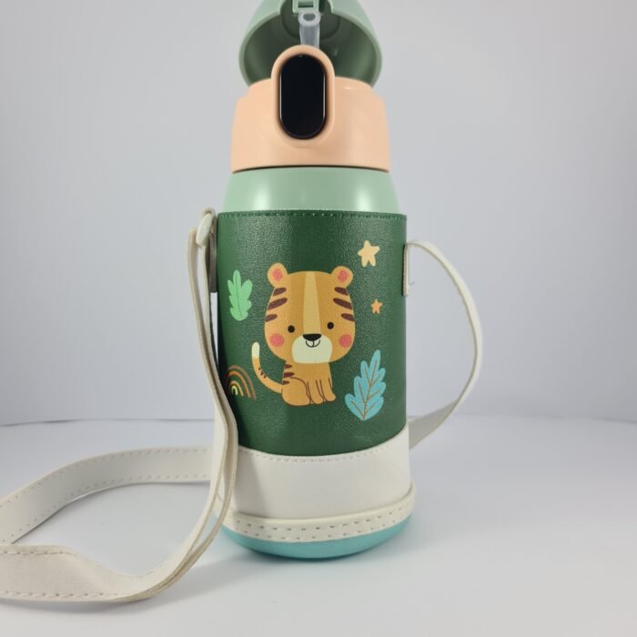 Green Kids Sipper Bottle with Strap Leak-Proof Design